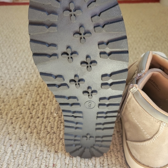 Universal Thread grey boots - Picture 6 of 7